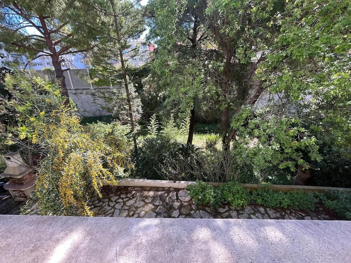 הוילה ניס Seaside Jungle Retreat צרפת