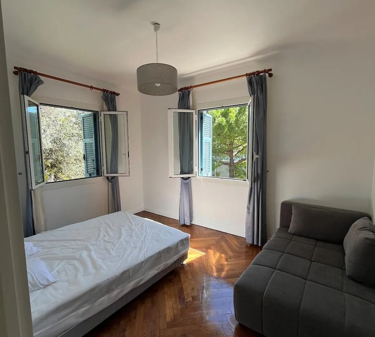 הוילה ניס Seaside Jungle Retreat צרפת