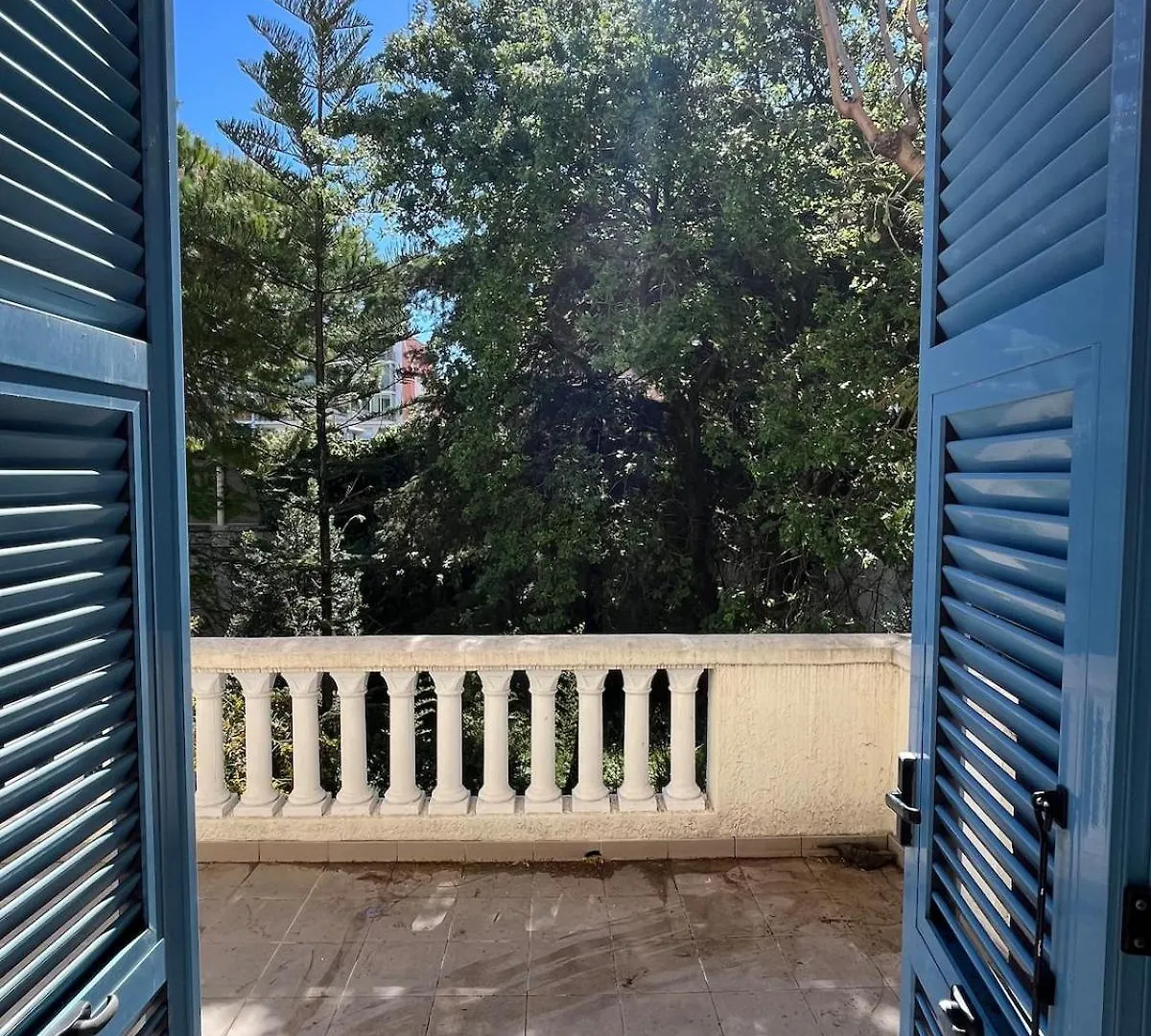 הוילה ניס Seaside Jungle Retreat